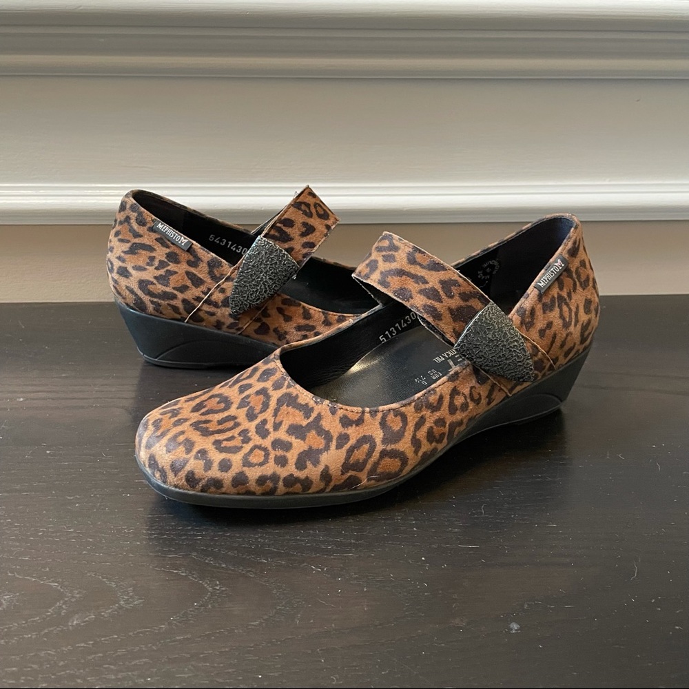 MEPHISTO Kimona Mary Jane Wedge Pumps